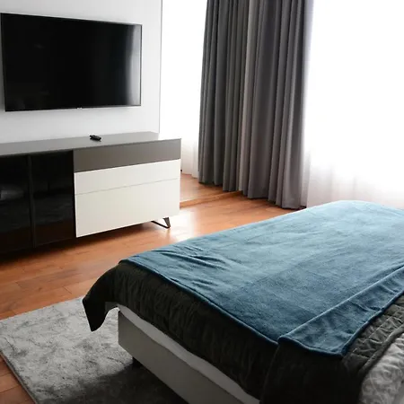 Apartment Premium Near Square With Two Big Bedrooms *