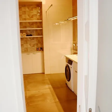 Premium Near Square With Two Big Bedrooms Апартаменты *