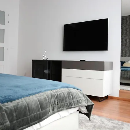 Апартаменты Premium Near Square With Two Big Bedrooms