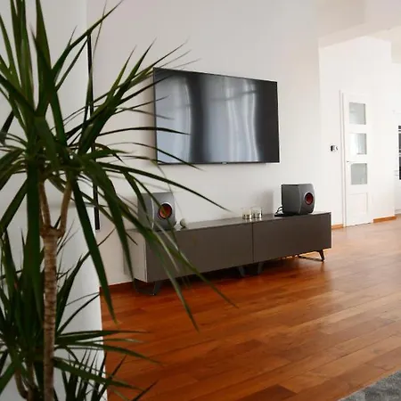 Premium Near Square With Two Big Bedrooms Banska Bystrica