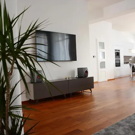 Premium Near Square With Two Big Bedrooms Banska Bystrica