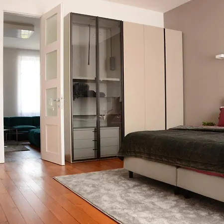 Premium Near Square With Two Big Bedrooms Апартаменты